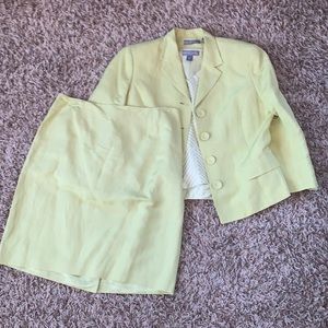 Kate Hill Women's 3-Piece Suit - Blazer, Skirt and Blouse - Size 12